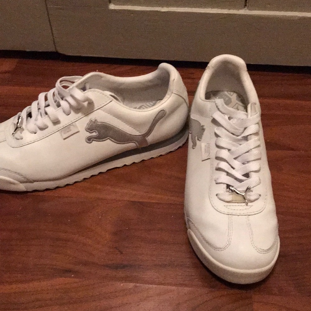 White Puma Roma sneakers